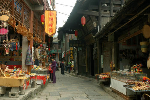 E線(xiàn)：張家界、猛洞河、芙蓉鎮(zhèn)、黃龍洞經(jīng)典四日游（純玩）